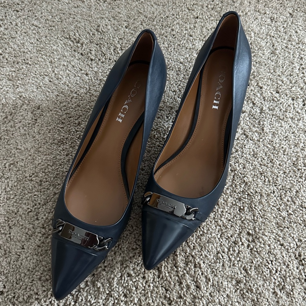 Navy Coach Bowery Pointed Heel, size 9.5